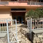 Kostas Lux Apt
