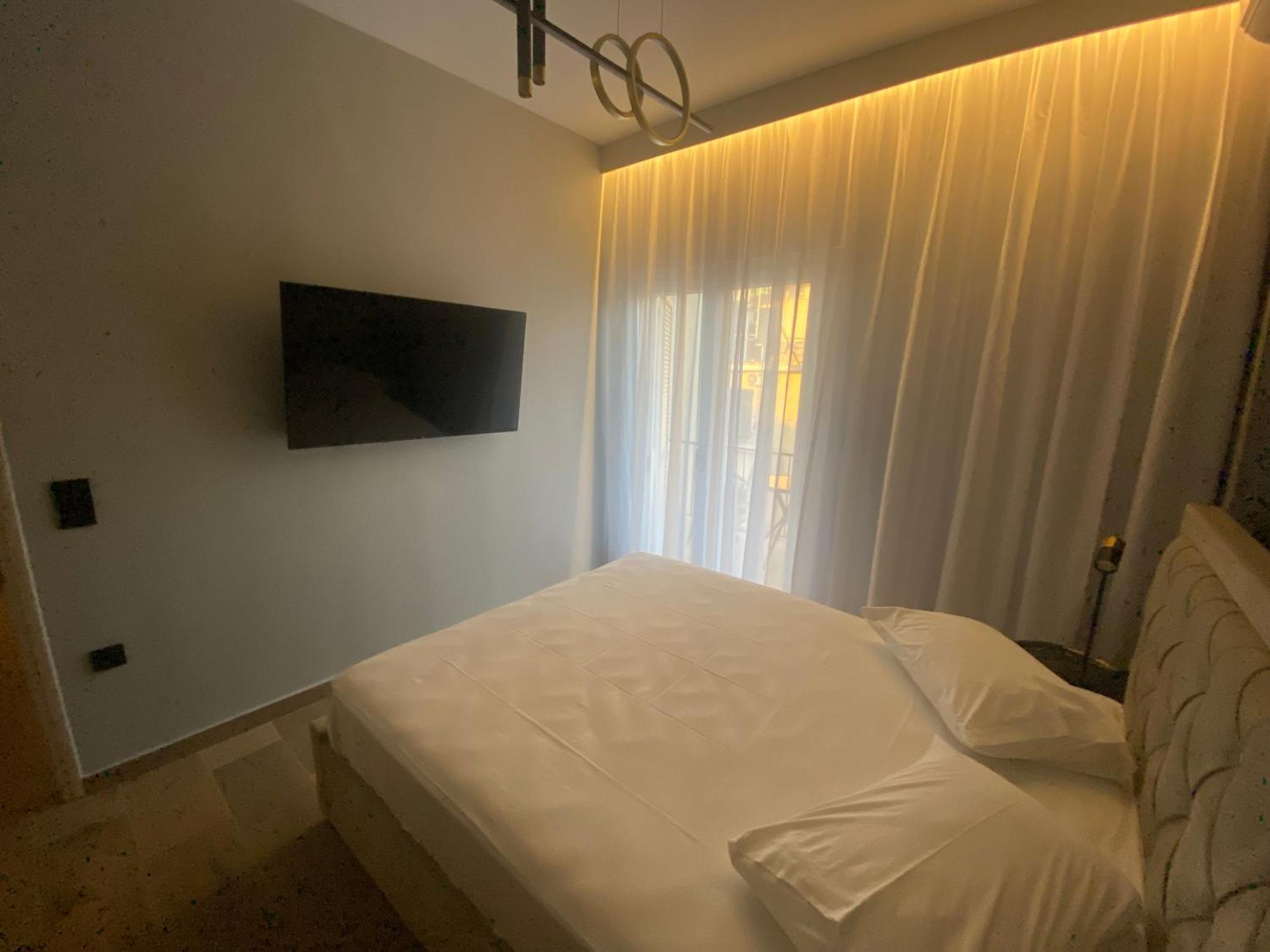 Kostas Lux