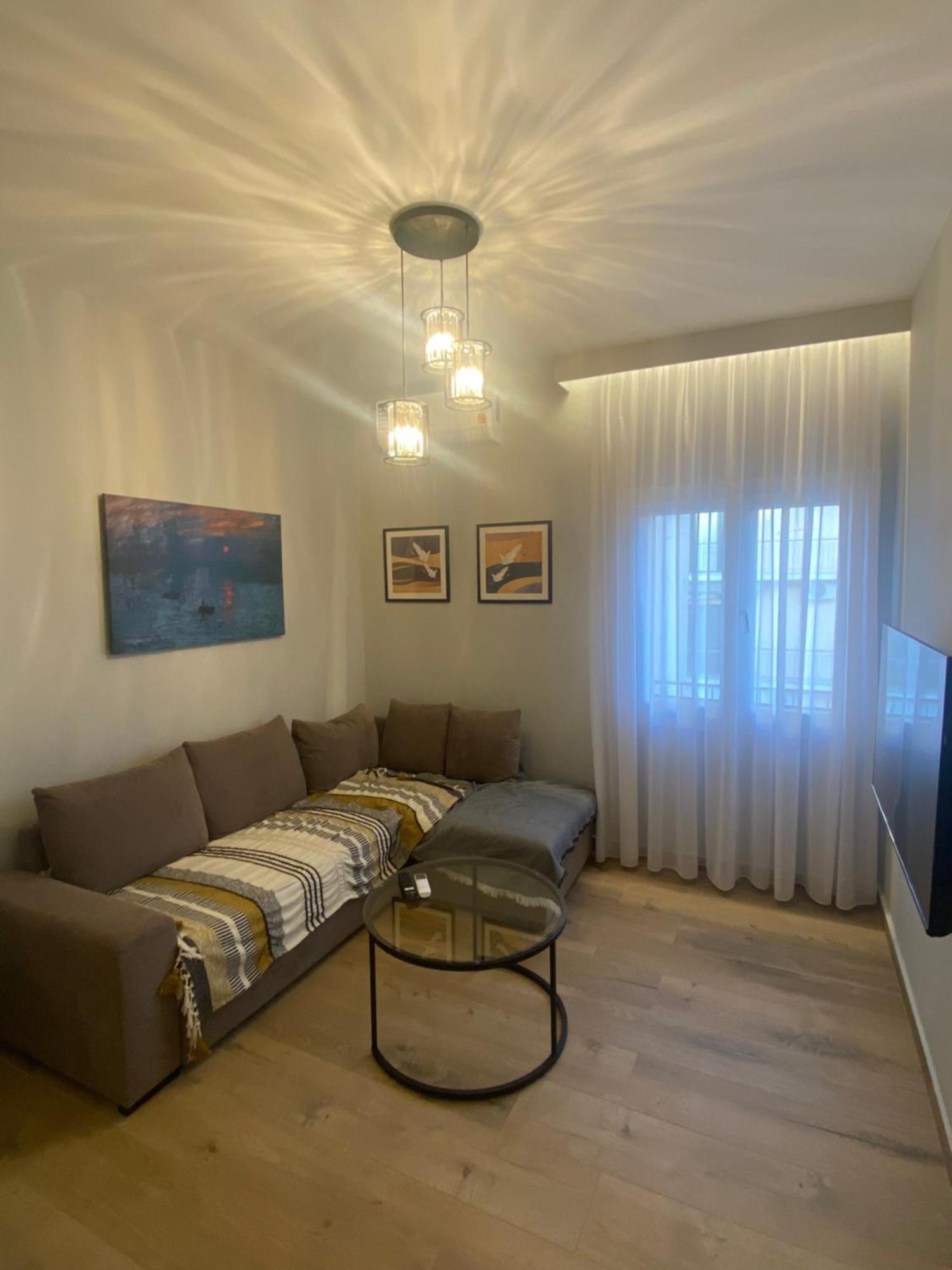 Kostas Lux
